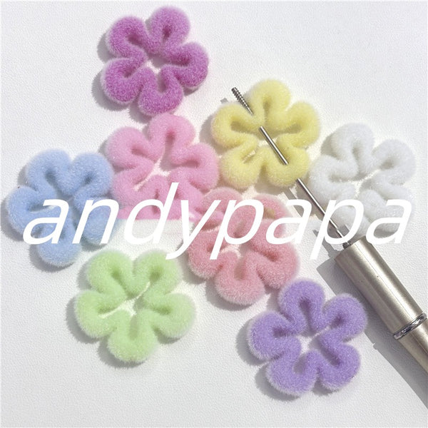 100pcs Glow-in-the-Dark Beadable Fluffy Flower Spacer Beads